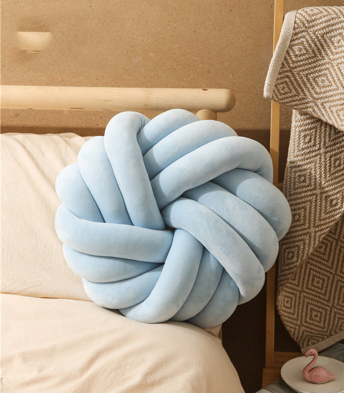 Knot pillow