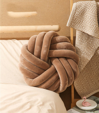 Knot pillow